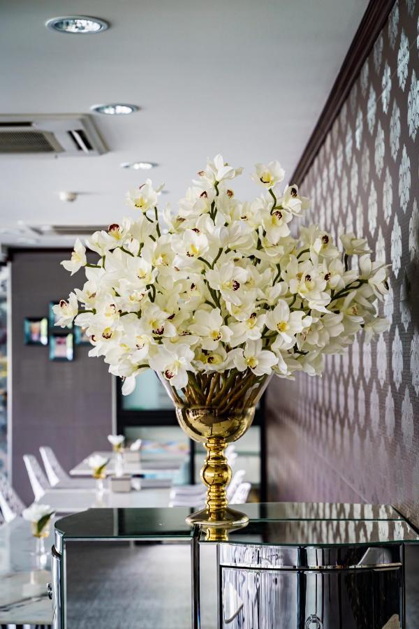 Lux Boutique Hotel Nonthaburi Eksteriør billede